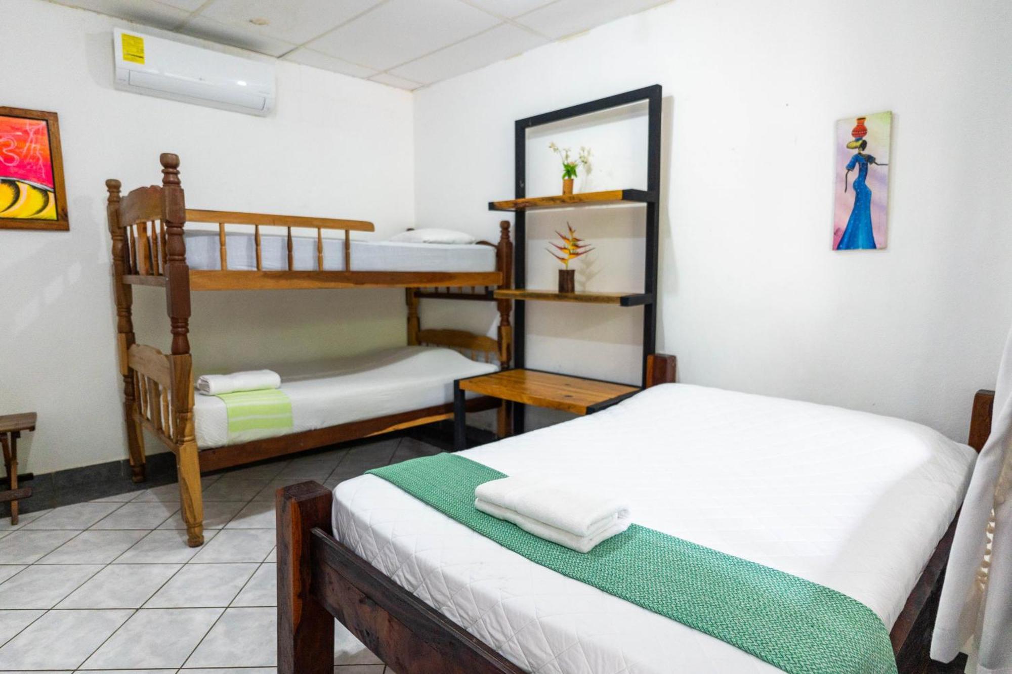 Miramar Surfcamp Villa Puerto Sandino Kültér fotó